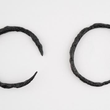 Para bransolet żelaznych