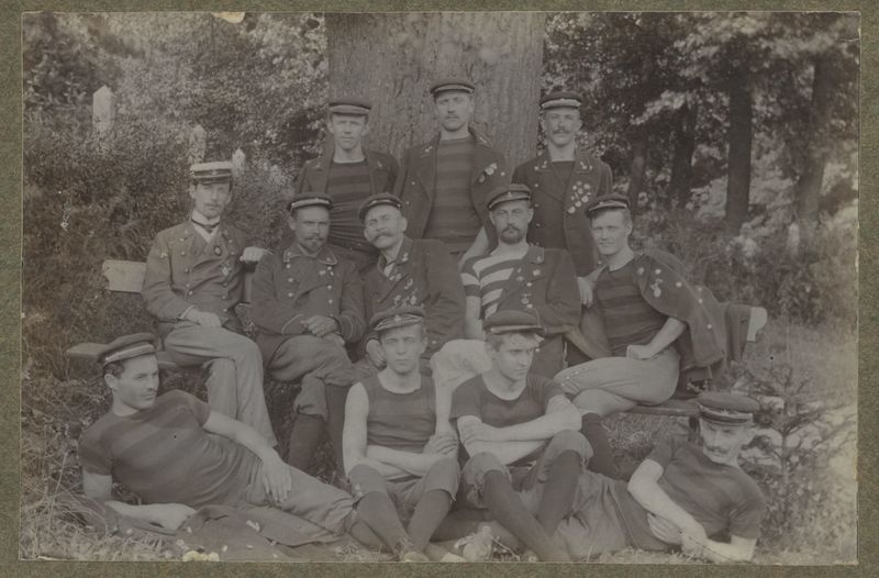 Członkowie Kaliskiego Towarzystwa Wioślarskiego