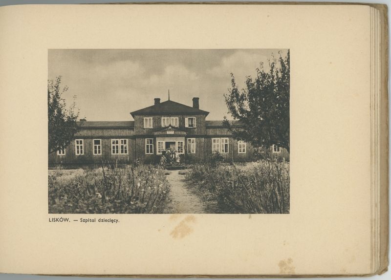 Album z pocztówkami z Liskowa "Pamiątka z wystawy >>Praca i Kultura Wsi<<"