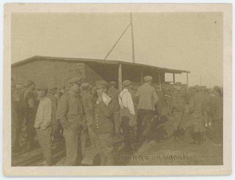 "I u nas są ogonki". Obóz jeniecki w Szczypiornie