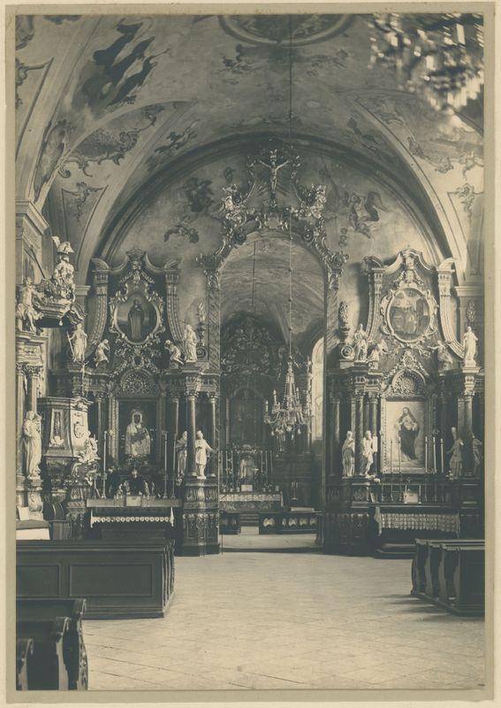 Wnętrze kościoła oo. jezuitów w Kaliszu