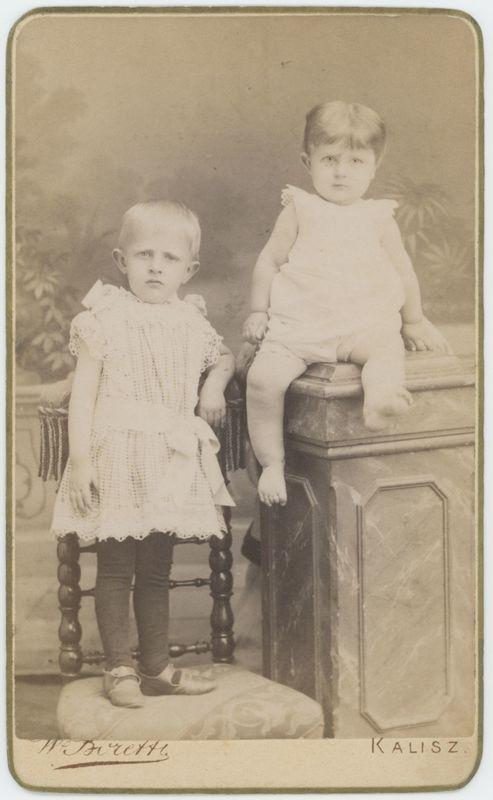 Portret dwójki dzieci