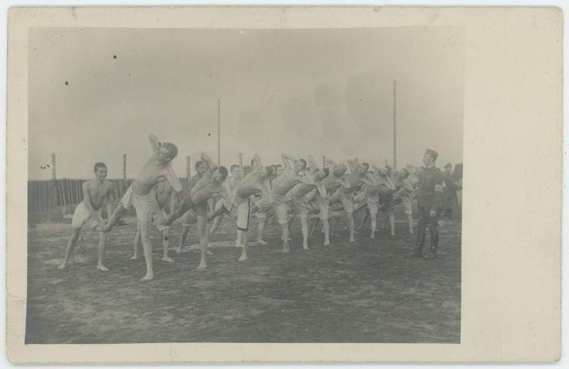 Gimnastyka w obozie jenieckim w Szczypiornie