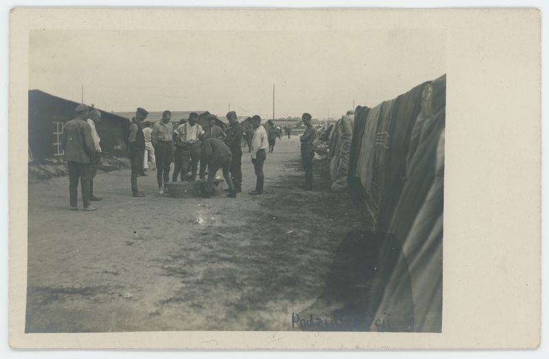 Wietrzenie sienników. Obóz jeniecki w Szczypiornie