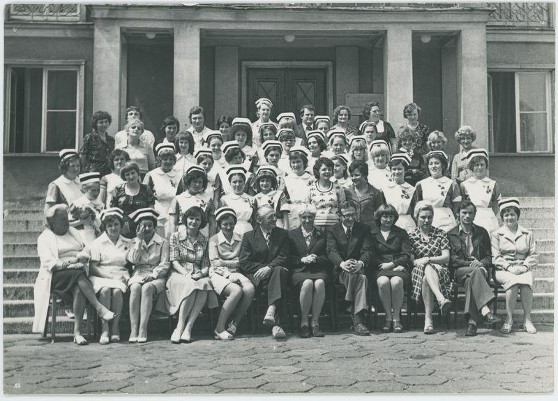 Uczennice i nauczyciele Liceum Medycznego w Kaliszu