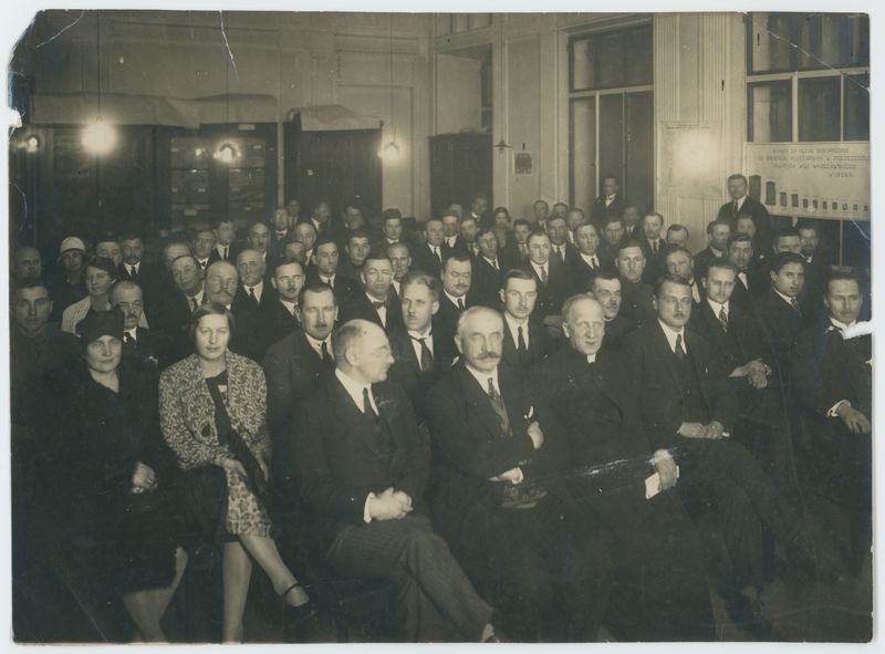 Zdjęcie grupowe z ks. Wacławem Blizińskim