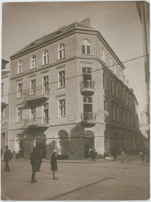 Kamienica przy zbiegu ulic Zamkowej i Chodyńskiego w Kaliszu