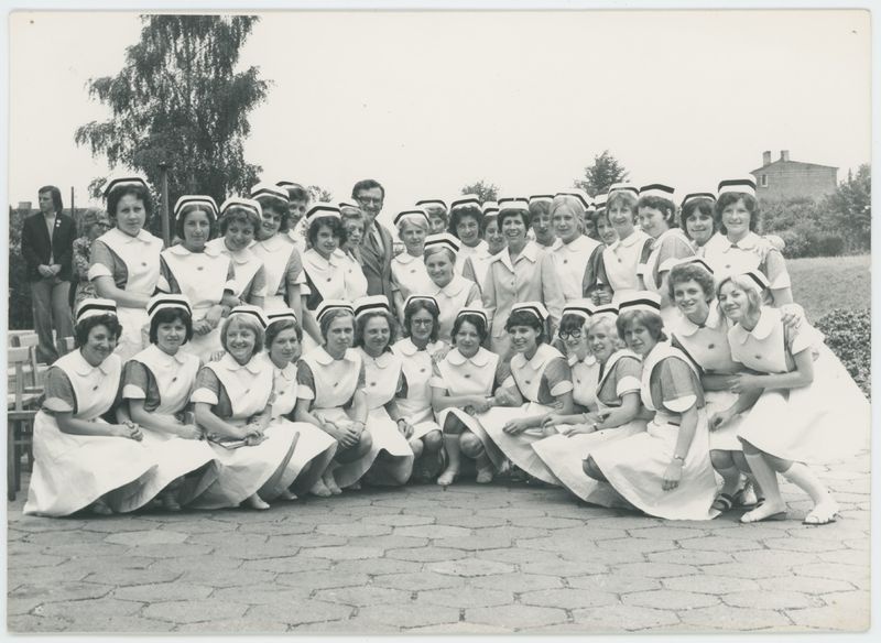 Uczennice i nauczyciele Liceum Medycznego w Kaliszu