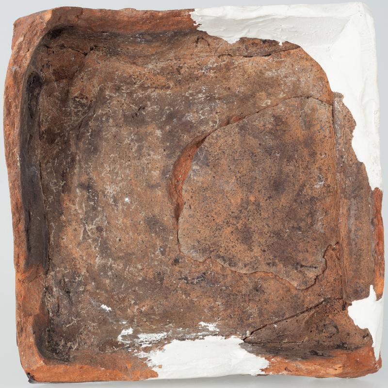 Kafel z pelikanem karmiącym pisklęta