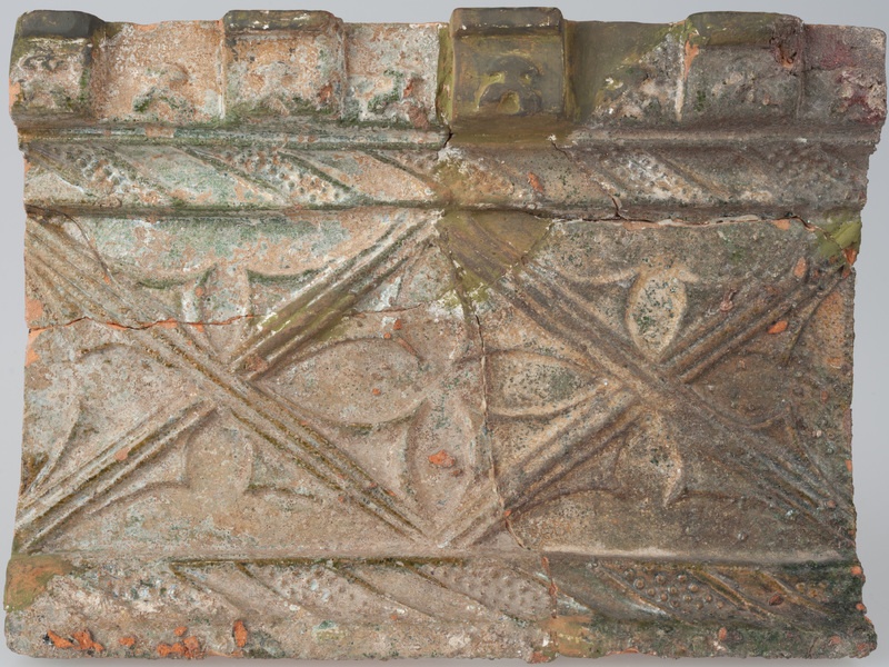 Kafel z ornamentem okuciowym