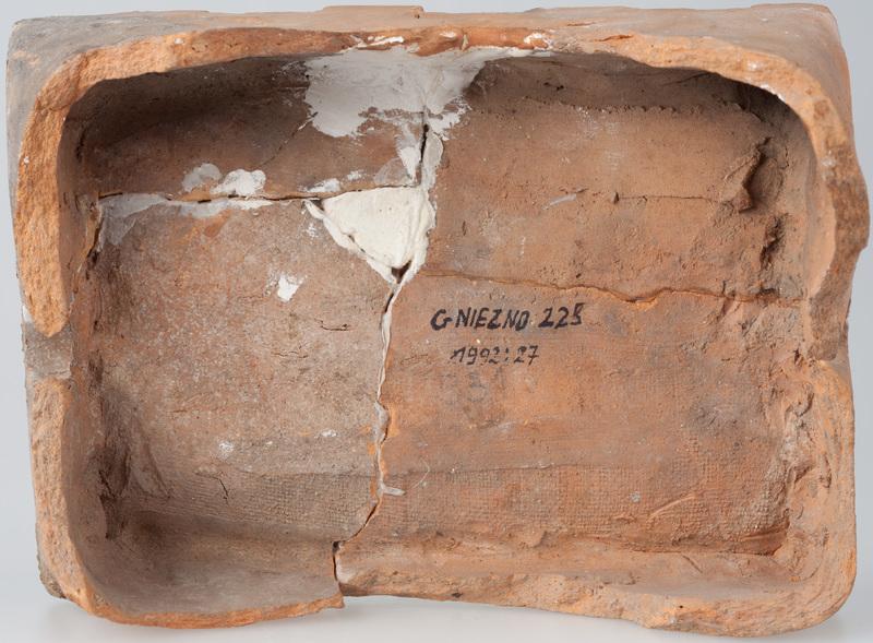 Kafel z ornamentem okuciowym