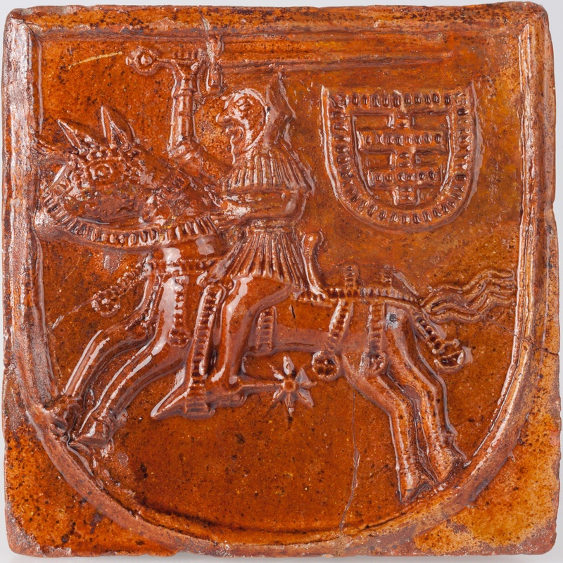 Kafel z herbem Pogoń z krzyżem jagiellońskim