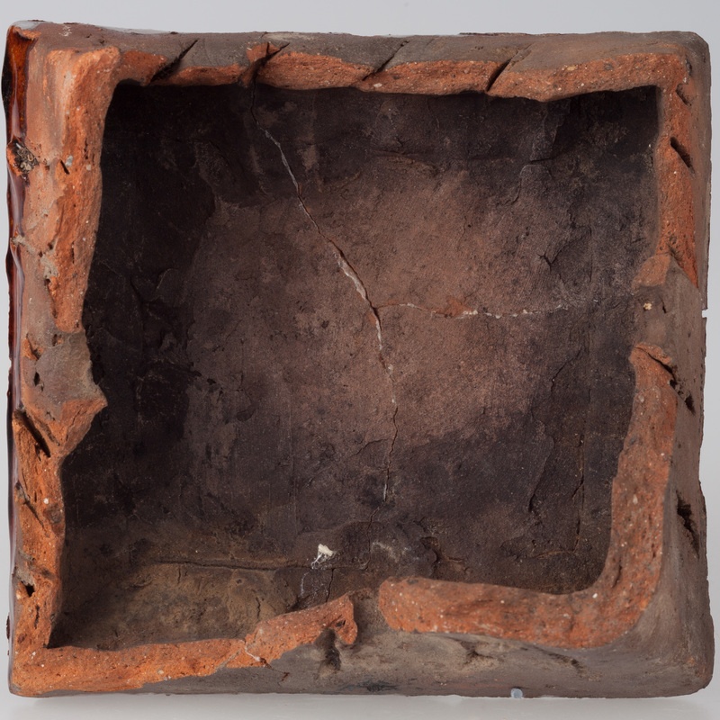 Kafel z kogutem w tarczy herbowej