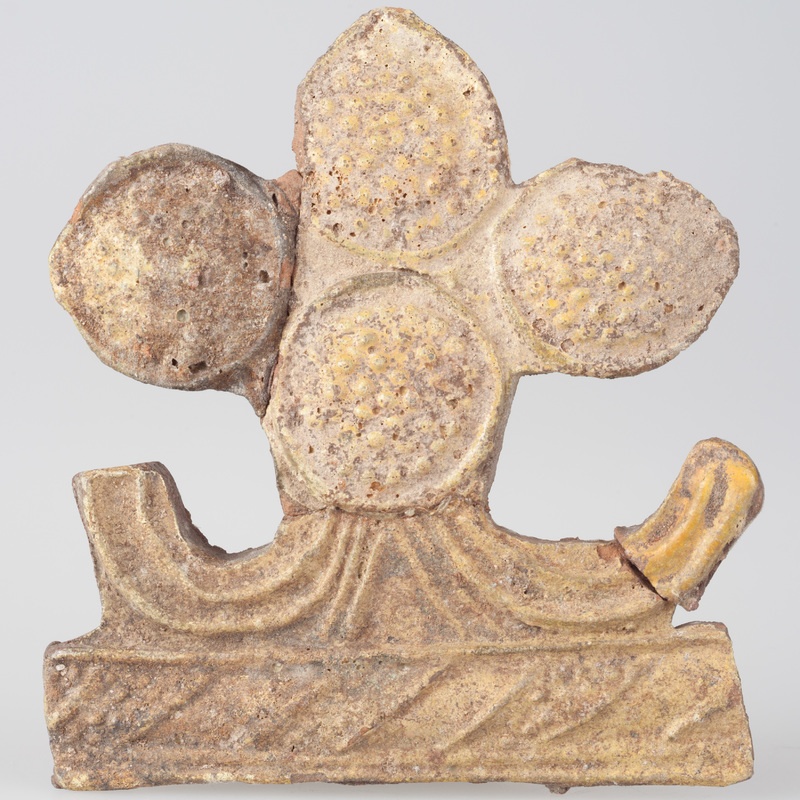 Zwieńczenie w formie czworoliścia