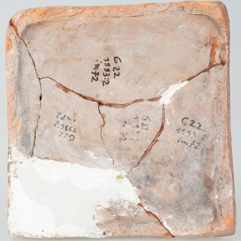 Kafel oblistwowany z herbem obcego pochodzenia