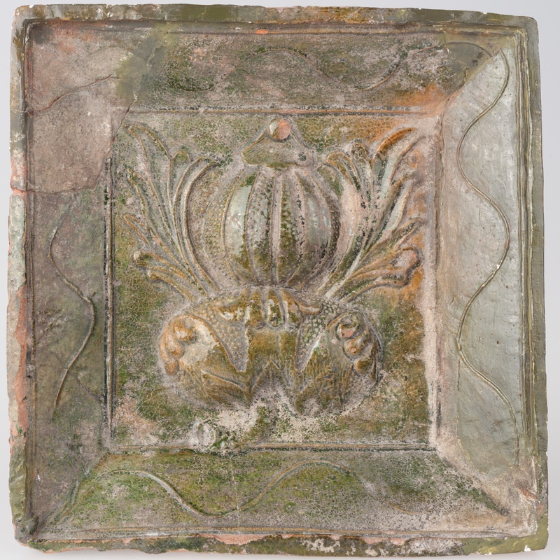 Kafel z ornamentem roślinnym