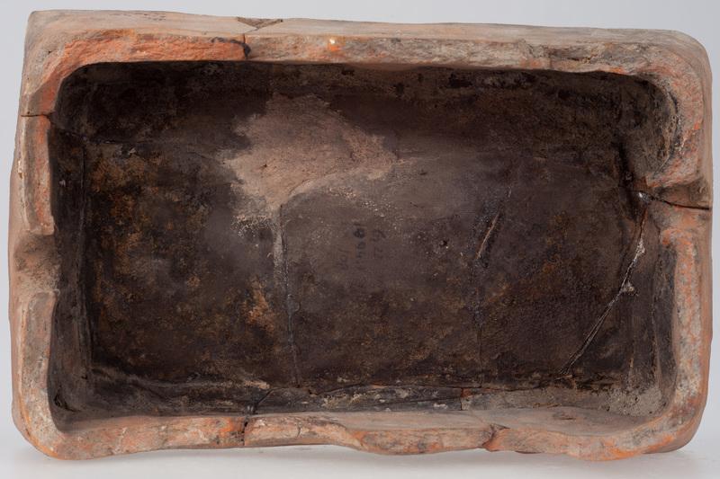 Kafel z ornamentem cekinowo-perłowym