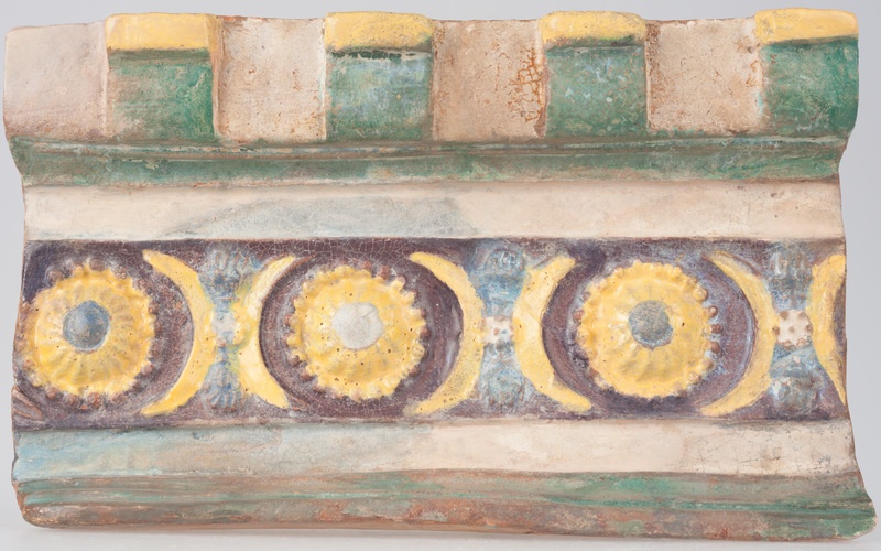 Kafel z ornamentem cekinowo-perłowym