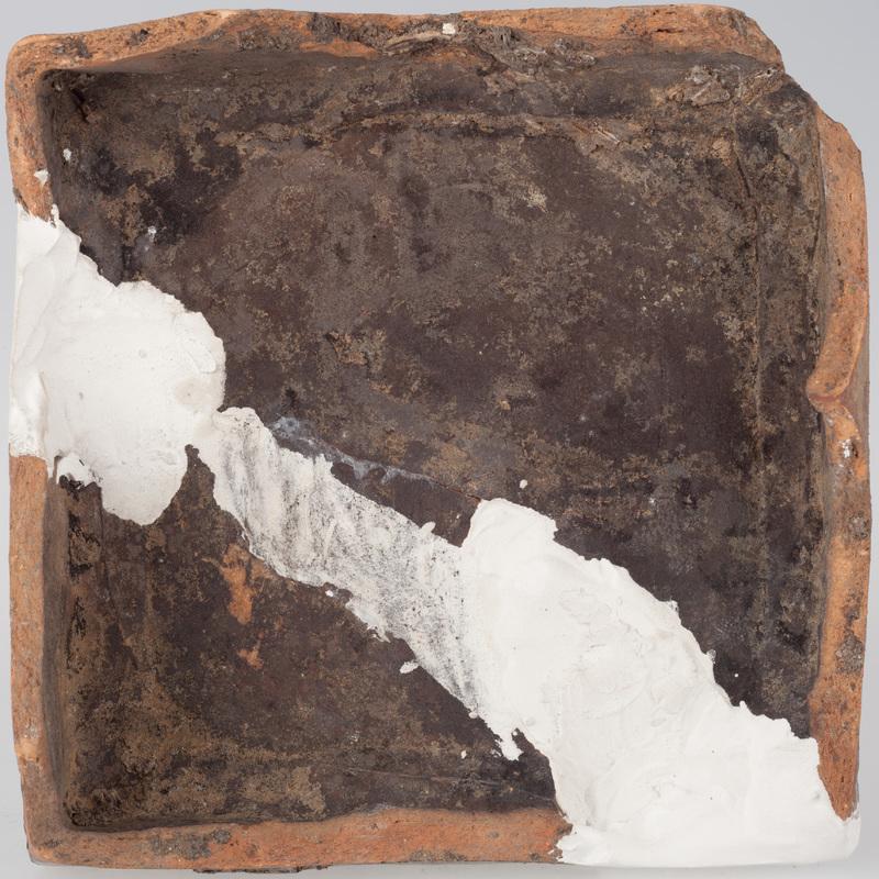 Kafel z wyobrażeniem krzewu winnego