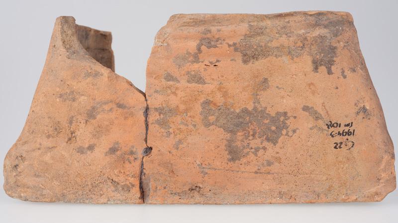 Kafel z ornamentem cekinowo-perłowym