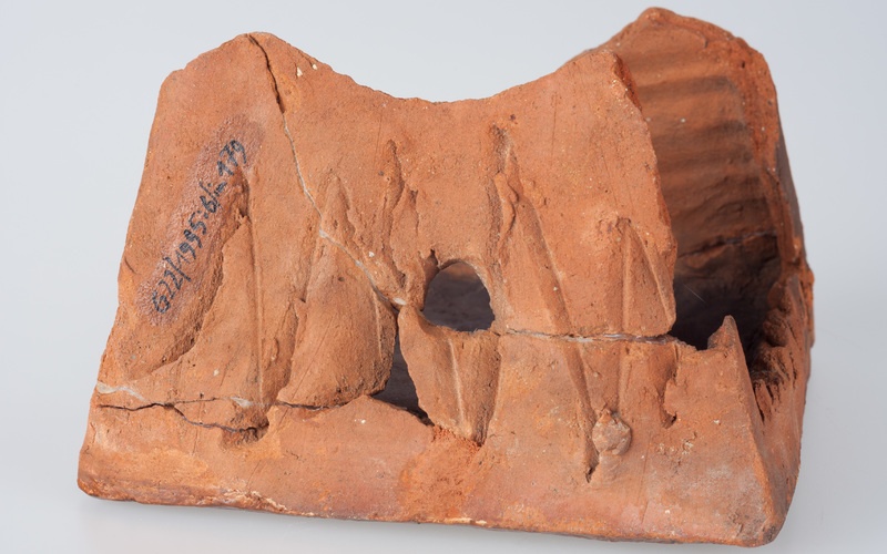 Kafel z wizerunkiem dwóch biegnących psów