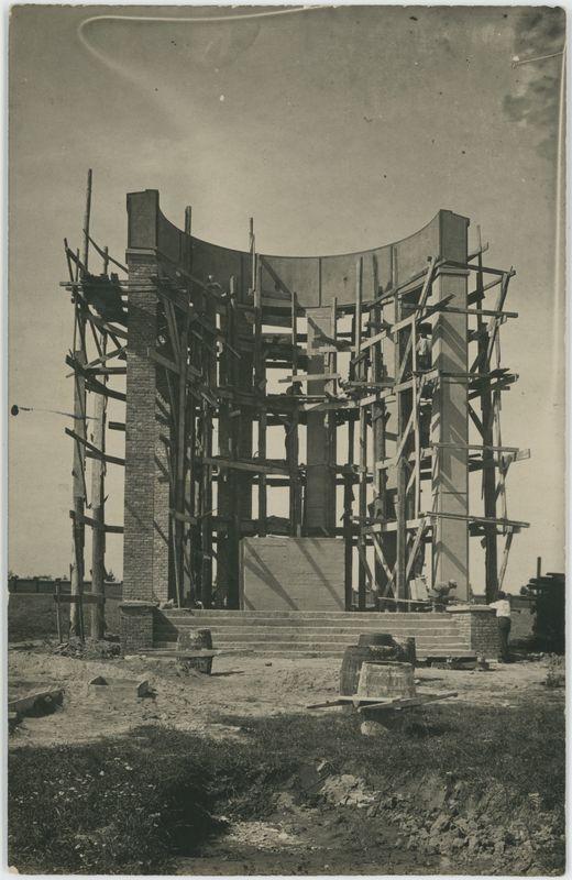 Mauzoleum Legionistów Polskich w Kaliszu w trakcie budowy