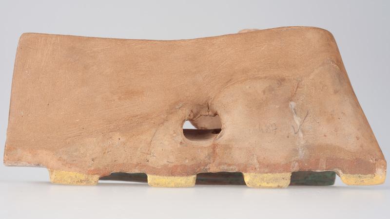 Kafel z ornamentem cekinowo-perłowym