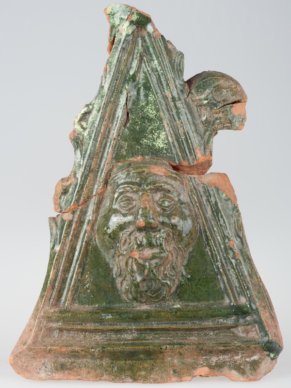 Kafel z wyobrażeniem ludzkiej twarzy