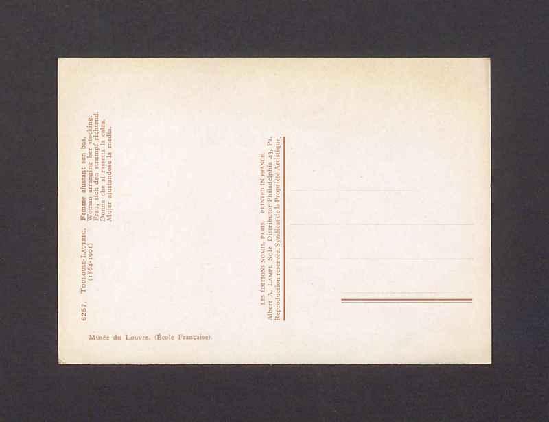 Femme ajustant son bas