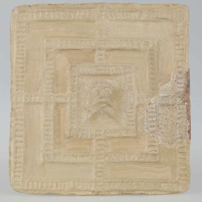 Kafel z wyobrażeniem labiryntu minotaura lub diabła