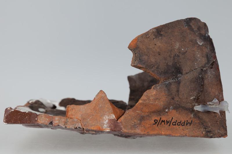 Kafel z herbem Pogoń z krzyżem jagiellońskim