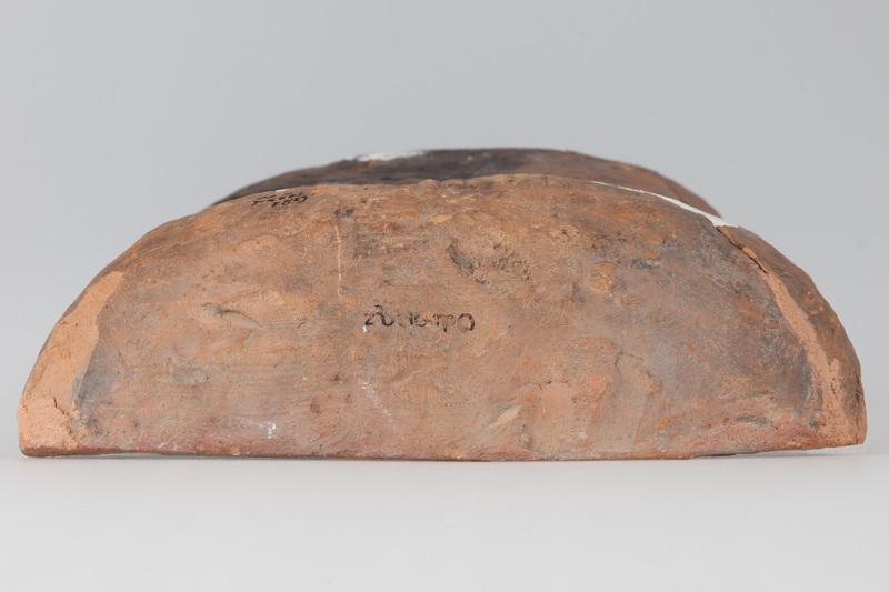 Kafel z tarczownikiem z herbem Odrowąż w tarczy