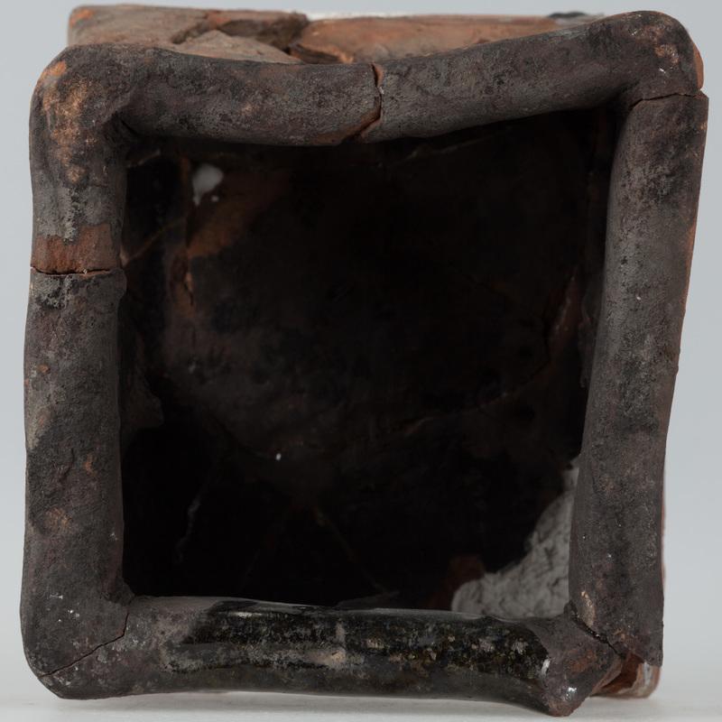 Kafel ze sceną walki rycerza ze smokiem