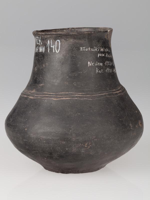 naczynie o esowatym profilu 