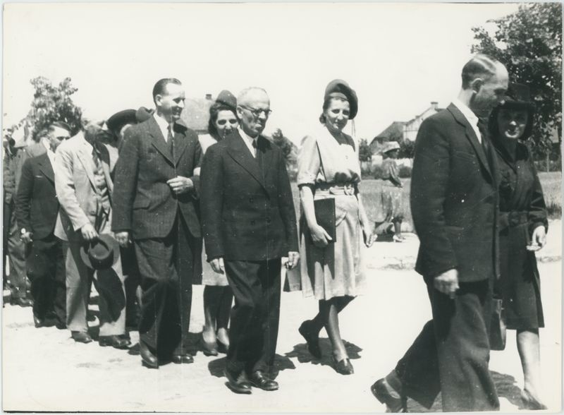 Zdjęcia reportażowe z uroczystości wręczenia sztandaru PCK w Koźminku