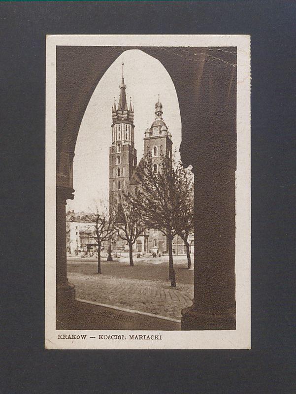 Spod arkad Sukiennic widzimy kościół Mariacki [...]