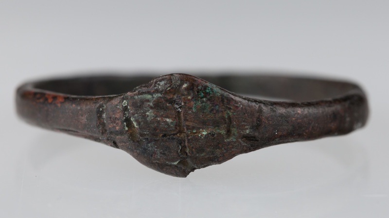 Pierścionek brązowy