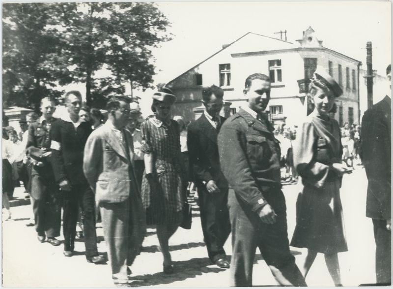 Zdjęcia reportażowe z uroczystości wręczenia sztandaru PCK w Koźminku