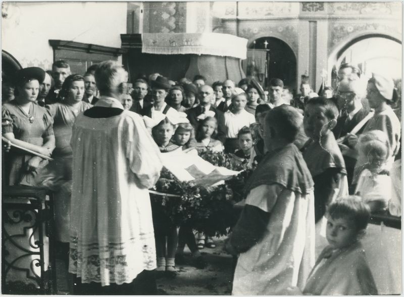 Zdjęcia reportażowe z uroczystości wręczenia sztandaru PCK w Koźminku