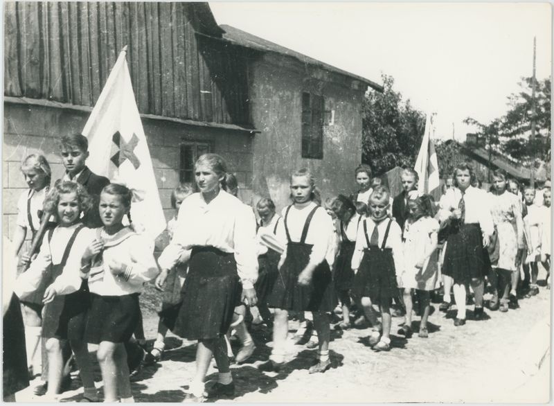 Zdjęcia reportażowe z uroczystości wręczenia sztandaru PCK w Koźminku