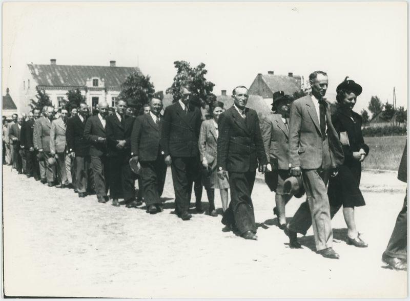 Zdjęcia reportażowe z uroczystości wręczenia sztandaru PCK w Koźminku