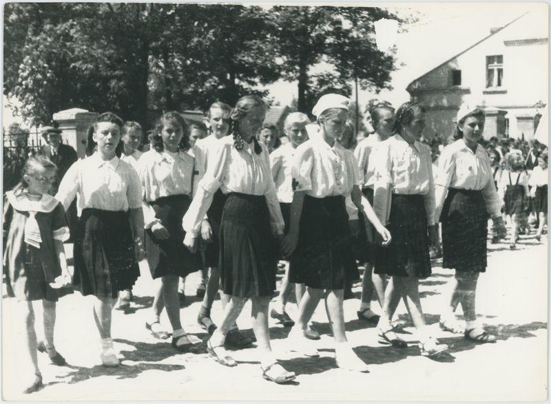 Zdjęcia reportażowe z uroczystości wręczenia sztandaru PCK w Koźminku