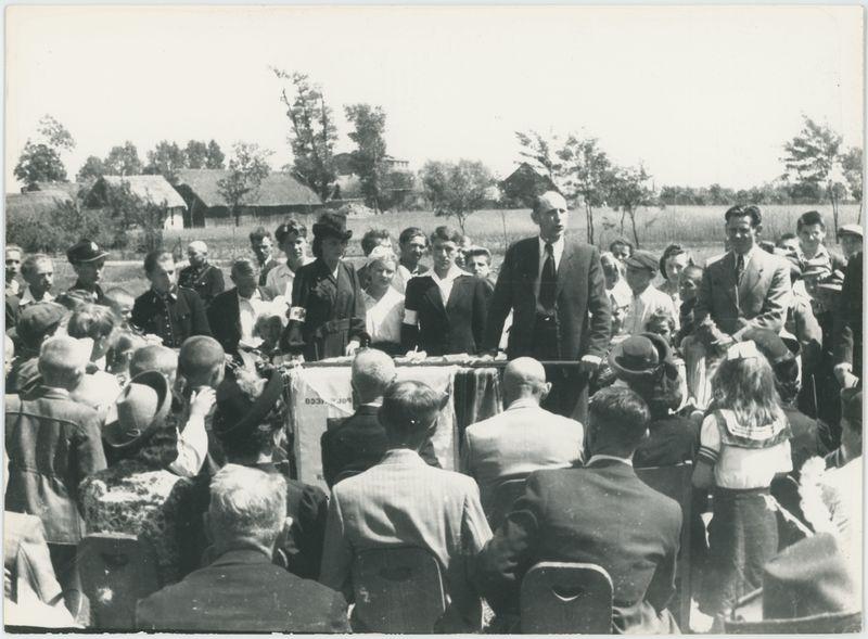 Zdjęcia reportażowe z uroczystości wręczenia sztandaru PCK w Koźminku