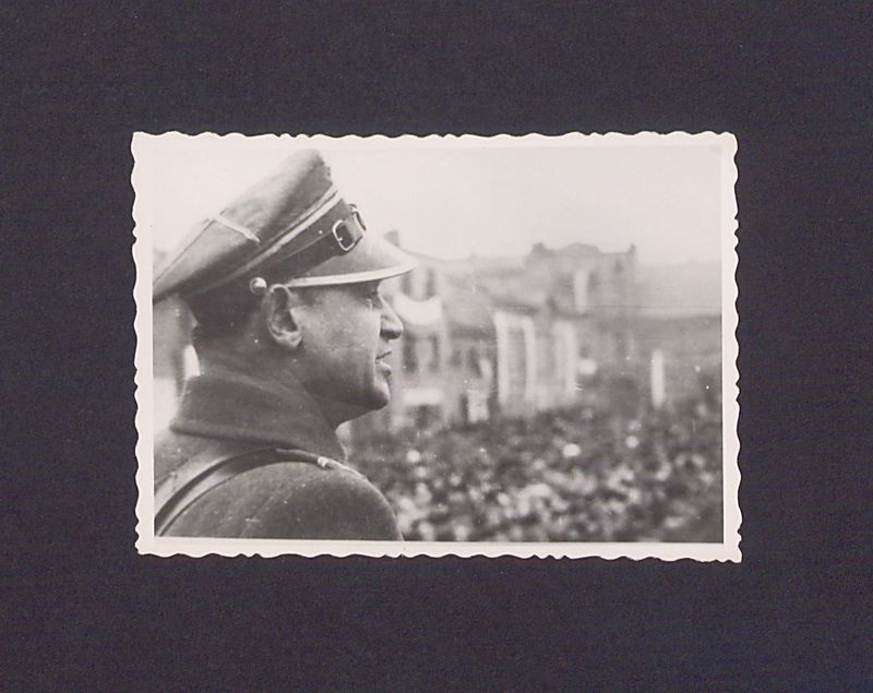 Uczestnicy manifestacji na Placu 21 Stycznia w Gnieźnie.