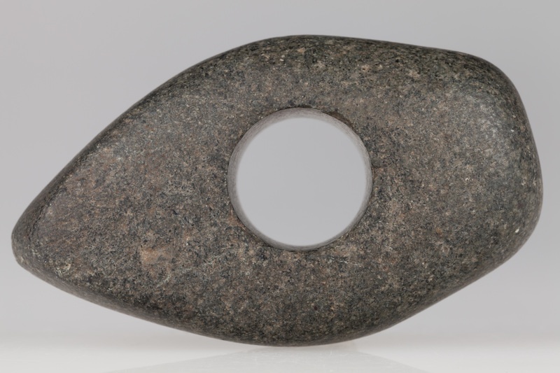 Toporek krzemienny kształtu łódkowatego