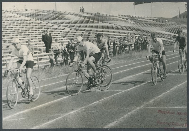Zdjęcie z albumu dotyczącego kaliskiej hali sportowej