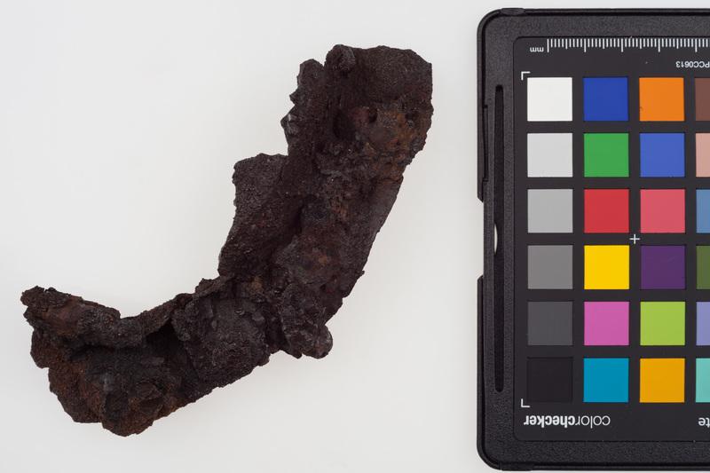 Metalowe części tarczy (połowa umba, imacz, okucia boków)