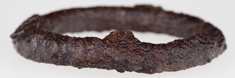 Para bransolet kolistych z końcami dochodzącymi do siebie