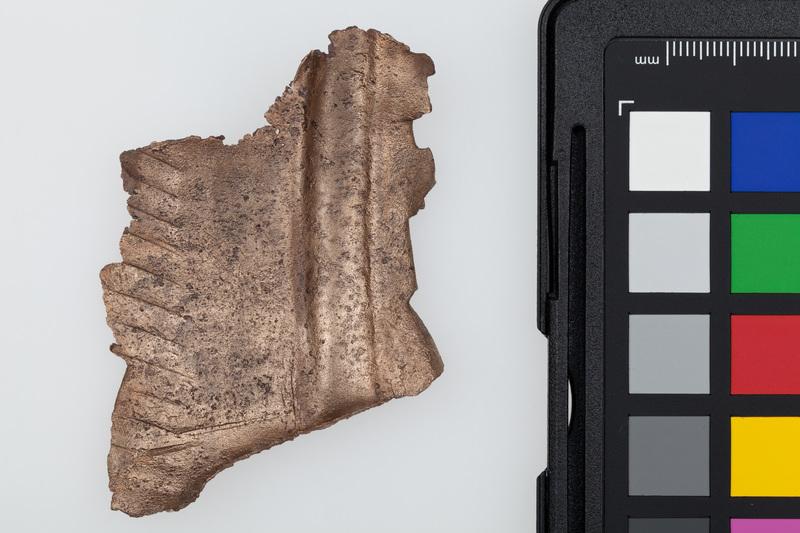 Fragment naczynia brązowego