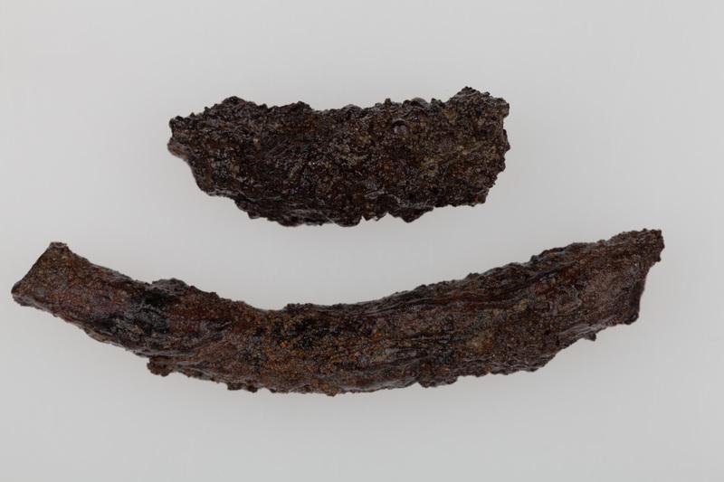 Para bransolet kolistych z końcami dochodzącymi do siebie